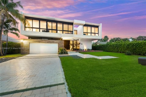 Casa en venta en Hallandale Beach, Florida, 6 dormitorios, 538.18 m2 № 2081493 - foto 6