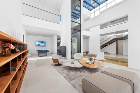 Casa en venta en Hallandale Beach, Florida, 6 dormitorios, 538.18 m2 № 2081493 - foto 27