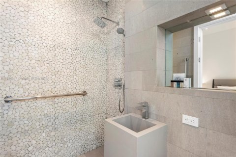 Casa en venta en Hallandale Beach, Florida, 6 dormitorios, 538.18 m2 № 2081493 - foto 21