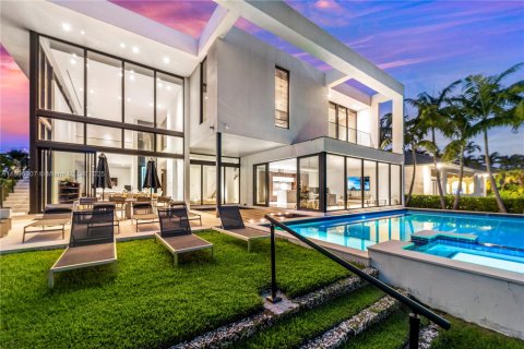 Casa en venta en Hallandale Beach, Florida, 6 dormitorios, 538.18 m2 № 2081493 - foto 8