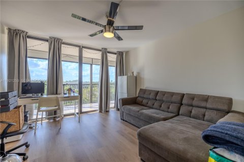 Copropriété à louer à Hollywood, Floride: 2 chambres, 128.48 m2 № 1976868 - photo 15