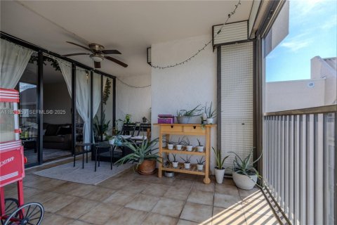 Copropriété à louer à Hollywood, Floride: 2 chambres, 128.48 m2 № 1976868 - photo 13