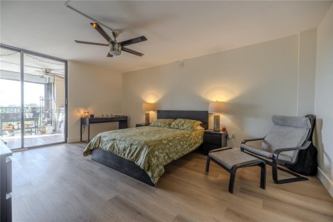 Copropriété à louer à Hollywood, Floride: 2 chambres, 128.48 m2 № 1976868 - photo 6