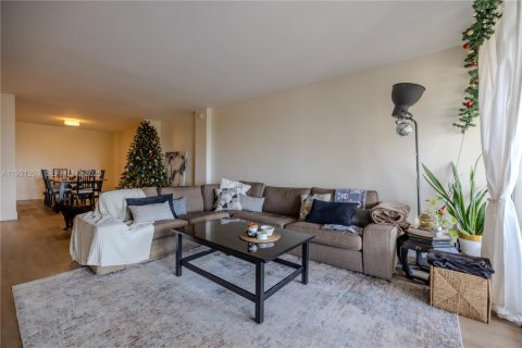 Copropriété à louer à Hollywood, Floride: 2 chambres, 128.48 m2 № 1976868 - photo 3