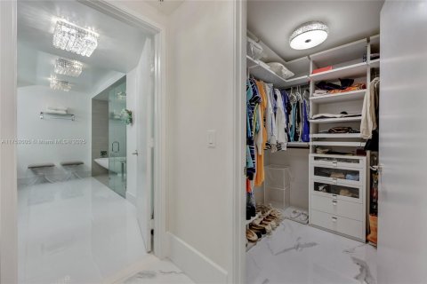 Купить кондоминиум в Санни-Айлс-Бич, Флорида 2 спальни, 143.16м2, № 1959577 - фото 10