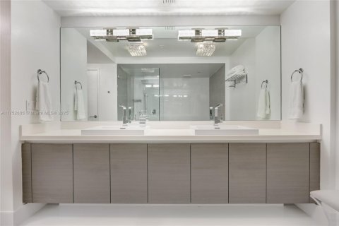 Купить кондоминиум в Санни-Айлс-Бич, Флорида 2 спальни, 143.16м2, № 1959577 - фото 13