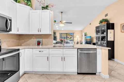Villa ou maison à vendre à Boca Raton, Floride: 2 chambres, 117.24 m2 № 2262493 - photo 7