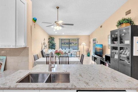 Villa ou maison à vendre à Boca Raton, Floride: 2 chambres, 117.24 m2 № 2262493 - photo 8