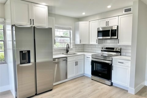 Condominio en Deerfield Beach, Florida, 1 dormitorio  № 2013090