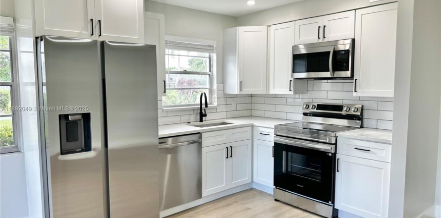 Condominio en Deerfield Beach, Florida, 1 dormitorio  № 2013090