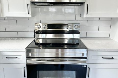 Condominio en venta en Deerfield Beach, Florida, 1 dormitorio, 65.03 m2 № 2013090 - foto 15