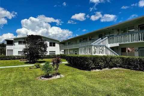 Condominio en venta en Deerfield Beach, Florida, 1 dormitorio, 65.03 m2 № 2013090 - foto 30