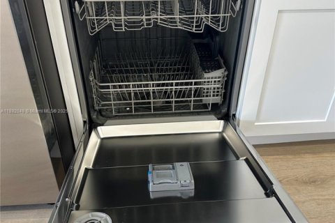 Condominio en venta en Deerfield Beach, Florida, 1 dormitorio, 65.03 m2 № 2013090 - foto 21