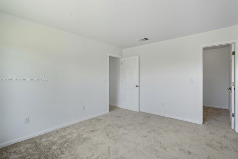 House in LaBelle, Florida 2 bedrooms № 1946171 - photo 13