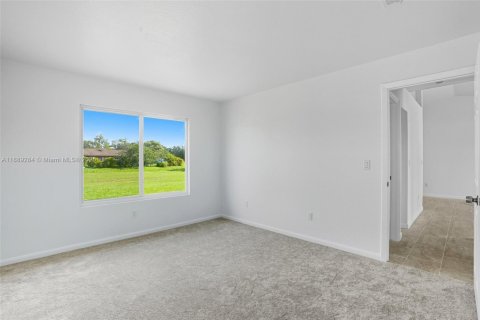 House in LaBelle, Florida 2 bedrooms № 1946171 - photo 12