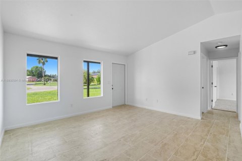 House in LaBelle, Florida 2 bedrooms № 1946171 - photo 6