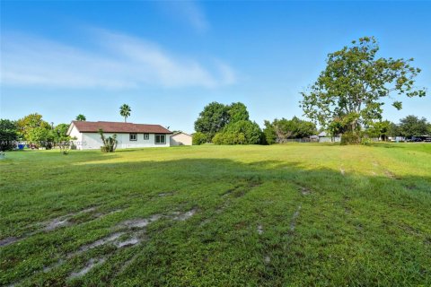 House in LaBelle, Florida 2 bedrooms № 1946171 - photo 16