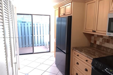 Townhouse in Hollywood, Florida 2 bedrooms, 106.84 sq.m. № 1891554 - photo 23