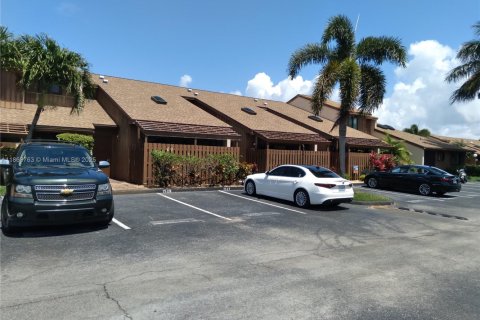 Townhouse in Hollywood, Florida 2 bedrooms, 106.84 sq.m. № 1891554 - photo 19