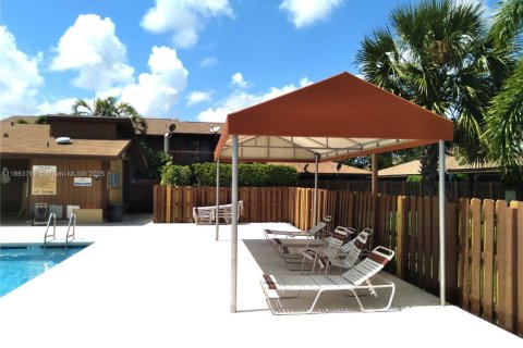 Townhouse in Hollywood, Florida 2 bedrooms, 106.84 sq.m. № 1891554 - photo 20