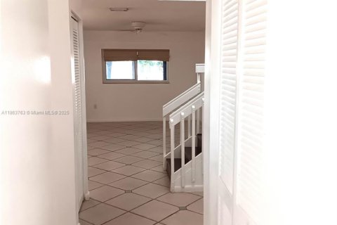 Townhouse in Hollywood, Florida 2 bedrooms, 106.84 sq.m. № 1891554 - photo 30