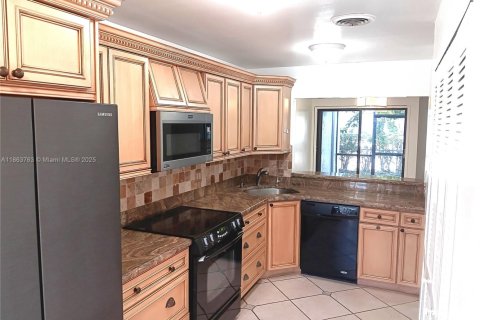 Townhouse in Hollywood, Florida 2 bedrooms, 106.84 sq.m. № 1891554 - photo 28