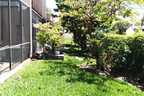Townhouse in Hollywood, Florida 2 bedrooms, 106.84 sq.m. № 1891554 - photo 6