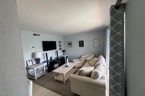 Copropriété à vendre à Cocoa Beach, Floride: 2 chambres, 67.35 m2 № 2195702 - photo 6