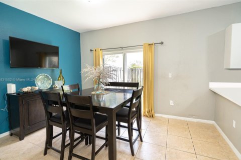 Townhouse in Miramar, Florida 3 bedrooms, 157.93 sq.m. № 1834040 - photo 6