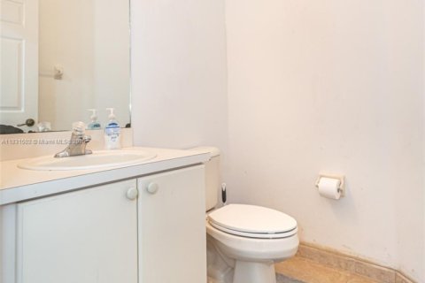 Townhouse in Miramar, Florida 3 bedrooms, 157.93 sq.m. № 1834040 - photo 5