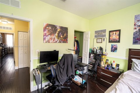 Townhouse in Miramar, Florida 3 bedrooms, 157.93 sq.m. № 1834040 - photo 14