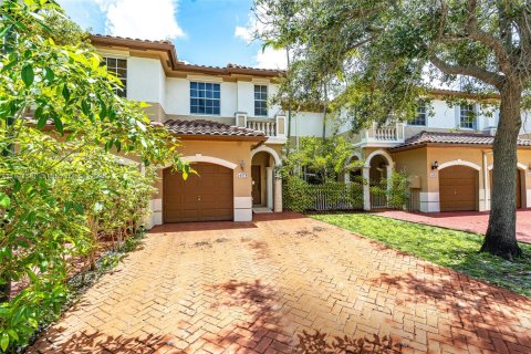 Townhouse in Miramar, Florida 3 bedrooms, 157.93 sq.m. № 1834040 - photo 1