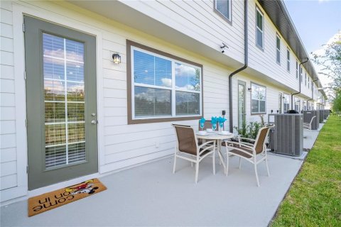Townhouse in Davenport, Florida 3 bedrooms, 151.62 sq.m. № 2431098 - photo 24