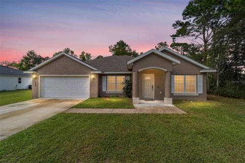 Casa en Ocala, Florida 3 dormitorios, 179.67 m2 № 2135110