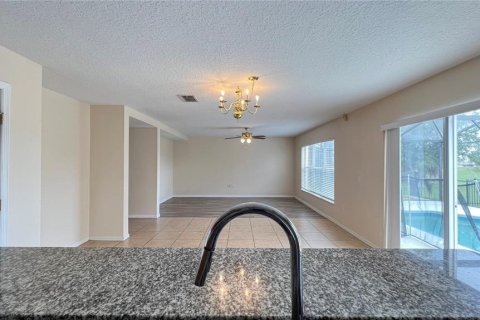 Villa ou maison à louer à Davenport, Floride: 5 chambres, 283.63 m2 № 2216400 - photo 25