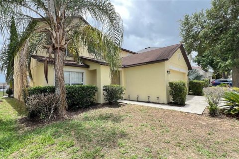 Villa ou maison à louer à Davenport, Floride: 5 chambres, 283.63 m2 № 2216400 - photo 2