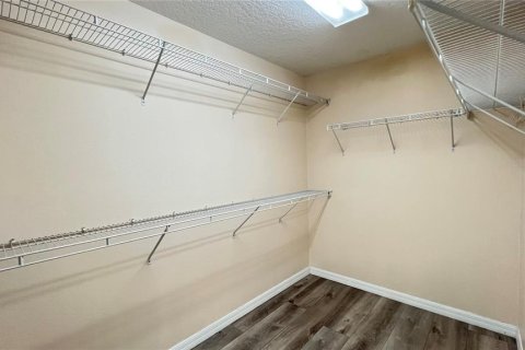Villa ou maison à louer à Davenport, Floride: 5 chambres, 283.63 m2 № 2216400 - photo 16