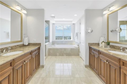 Condominio en venta en Saint Petersburg, Florida, 2 dormitorios, 221.48 m2 № 1826771 - foto 20