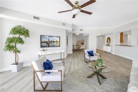 Condominio en venta en Saint Petersburg, Florida, 2 dormitorios, 221.48 m2 № 1826771 - foto 8