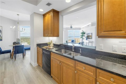 Condominio en venta en Saint Petersburg, Florida, 2 dormitorios, 221.48 m2 № 1826771 - foto 11