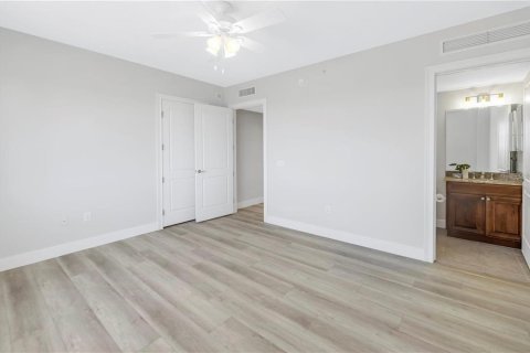 Condominio en venta en Saint Petersburg, Florida, 2 dormitorios, 221.48 m2 № 1826771 - foto 23
