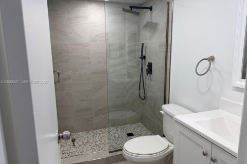 Condominio en alquiler en Pompano Beach, Florida, 3 dormitorios, 150.5 m2 № 2078127 - foto 10