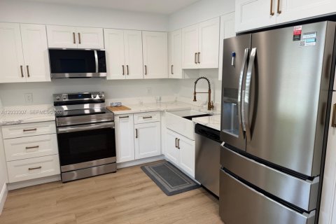Condominio en alquiler en Pompano Beach, Florida, 3 dormitorios, 150.5 m2 № 2078127 - foto 2