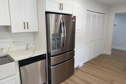 Condominio en alquiler en Pompano Beach, Florida, 3 dormitorios, 150.5 m2 № 2078127 - foto 3