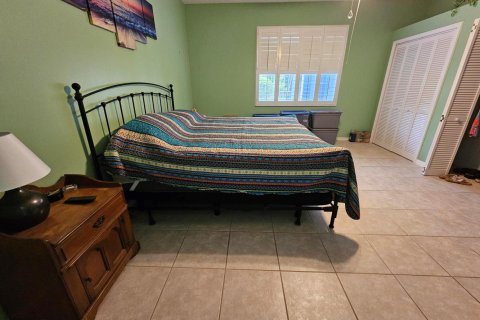House in Port St. Lucie, Florida 2 bedrooms, 164.07 sq.m. № 2270647 - photo 10