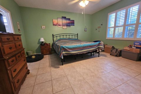House in Port St. Lucie, Florida 2 bedrooms, 164.07 sq.m. № 2270647 - photo 9