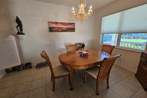 House in Port St. Lucie, Florida 2 bedrooms, 164.07 sq.m. № 2270647 - photo 20