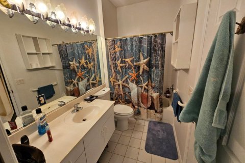 House in Port St. Lucie, Florida 2 bedrooms, 164.07 sq.m. № 2270647 - photo 18