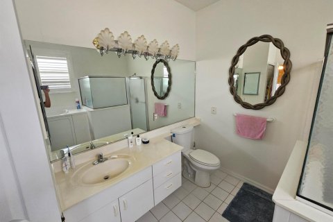 House in Port St. Lucie, Florida 2 bedrooms, 164.07 sq.m. № 2270647 - photo 11