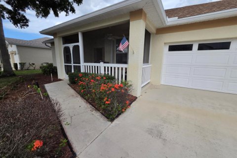 House in Port St. Lucie, Florida 2 bedrooms, 164.07 sq.m. № 2270647 - photo 7